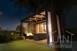 Gumax® LED lighting with polycarbonate side wall in a classic anthracite-coloured patio cover