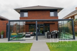 Modern anthracite garden room