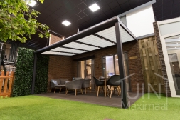 Gumax Automatic underdeck sun shading in matt anthracite 