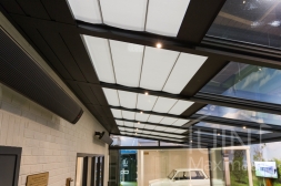 Gumax Zonwering in mat antraciet en Gumax® LED verlichting