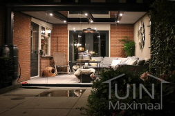 Gumax® LED lighting in a small modern canopy with glass sliding doors